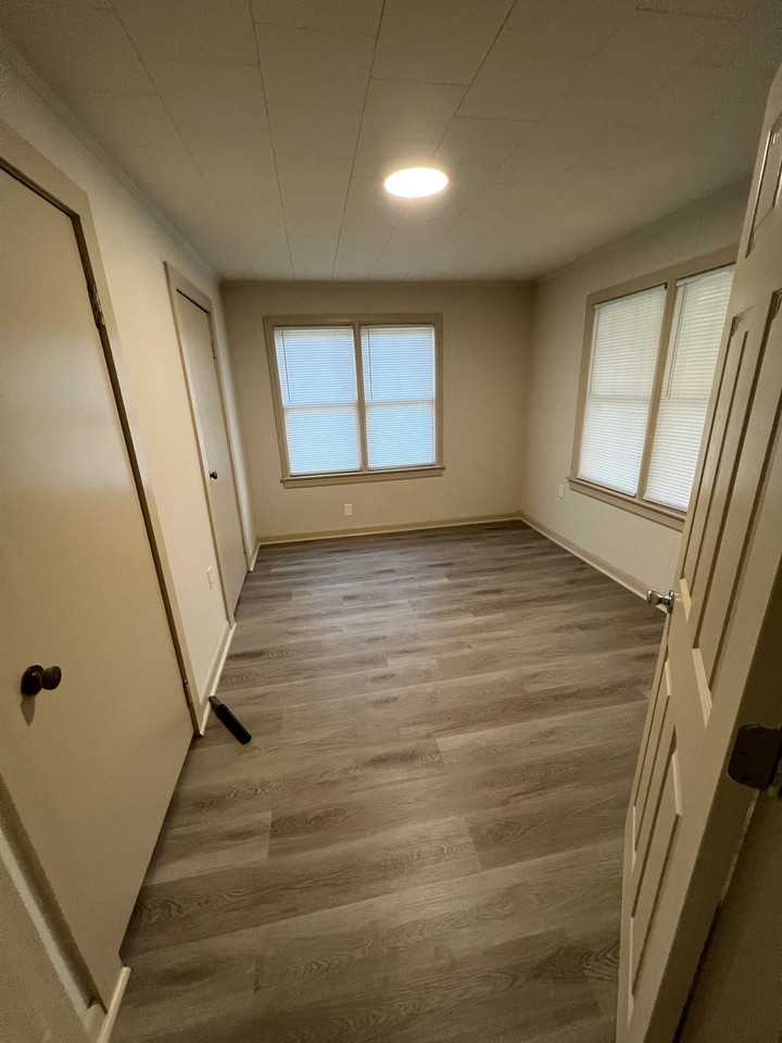 1885 Staples Rd - Photo 3 of 14