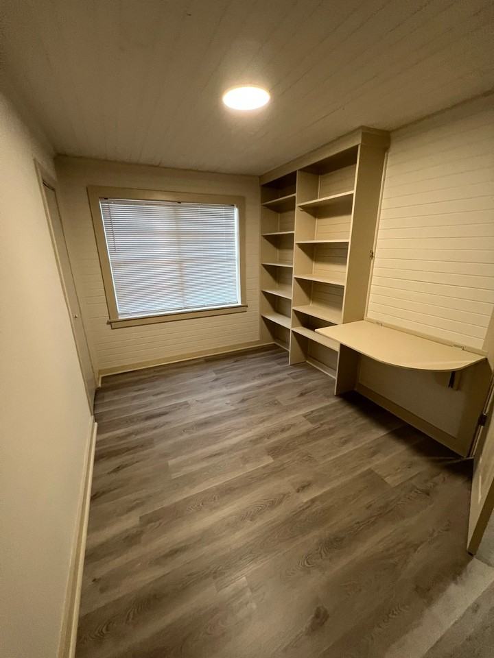 1885 Staples Rd - Photo 4 of 14