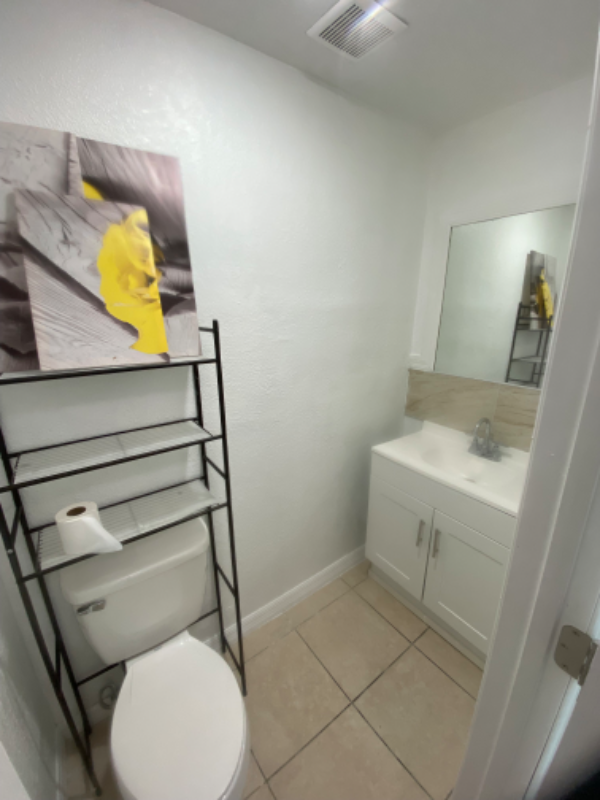 634 Dr J A Wiltshire Ave W - Photo 4 of 9