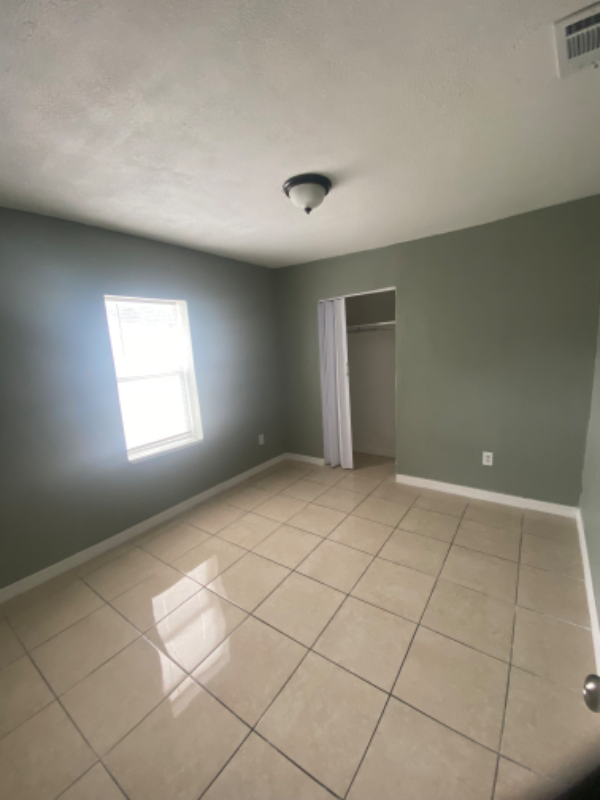 634 Dr J A Wiltshire Ave W - Photo 7 of 9