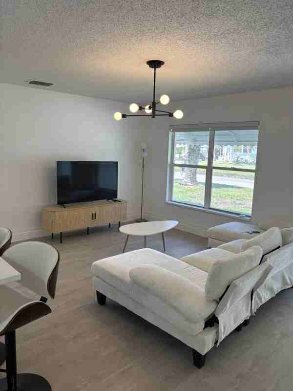 6713 Sierra Ter - Photo 2 of 19