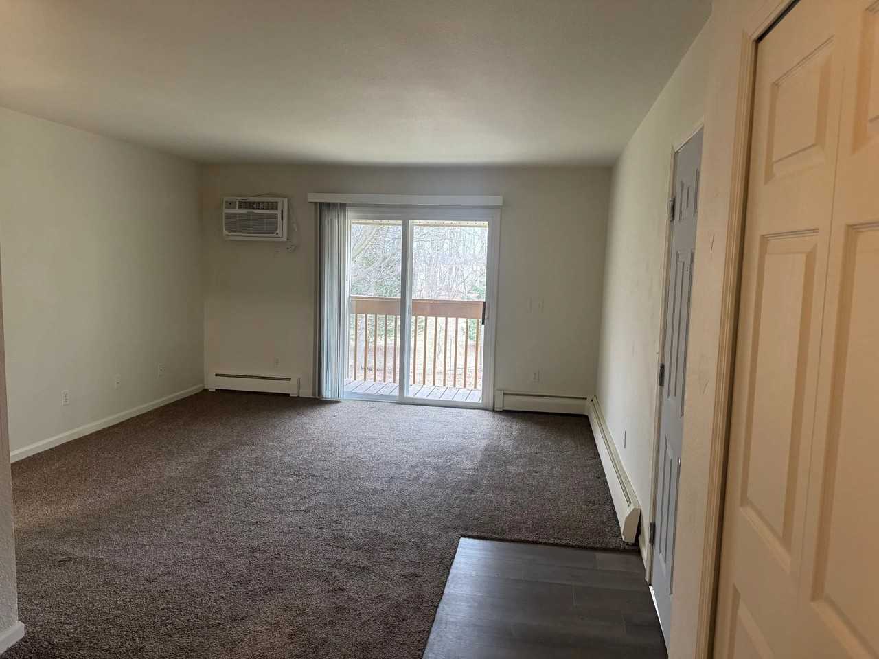 580 N Main St - Photo 5 of 8