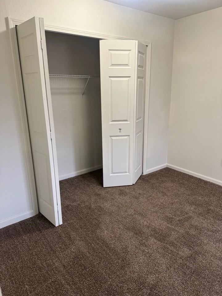 580 N Main St - Photo 7 of 8