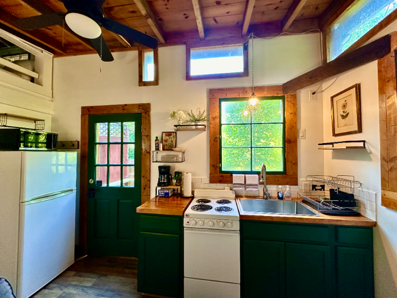 224 E Deep Creek Rd - Photo 4 of 18