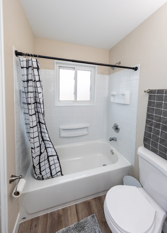 2068 Fernwood Dr #2 - Photo 6 of 9