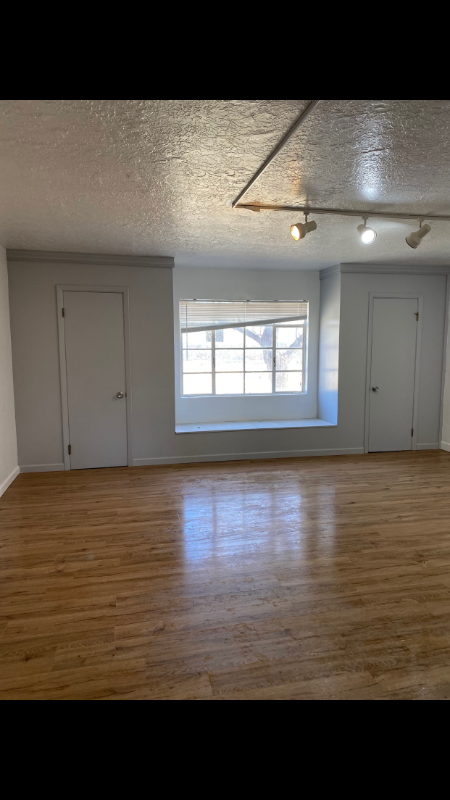 4620 Emory Rd - Photo 2 of 7