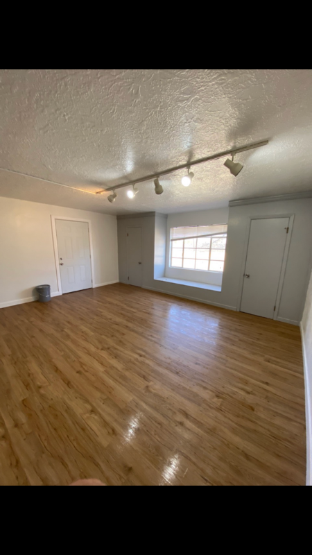 4620 Emory Rd - Photo 3 of 7