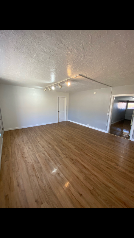 4620 Emory Rd - Photo 4 of 7