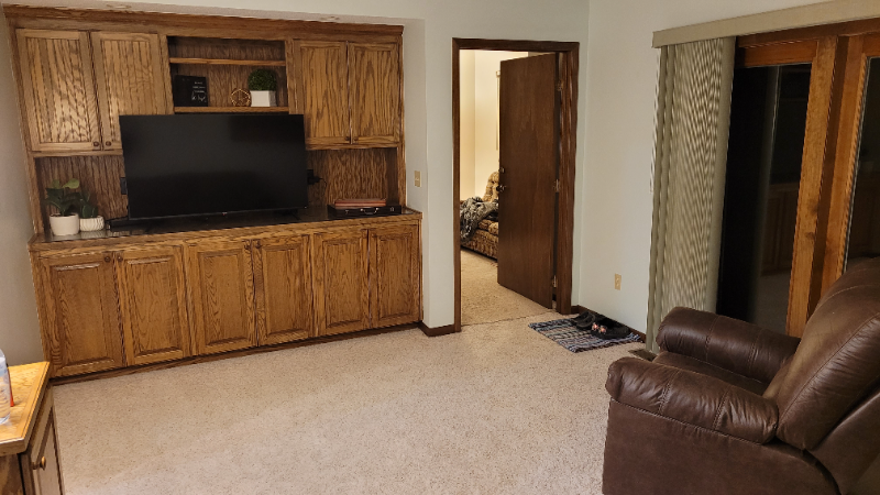 8806 Carole Cir - Photo 4 of 14