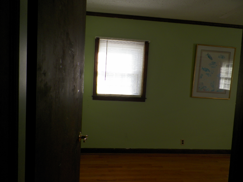 1002 Cherry Ln - Photo 5 of 11