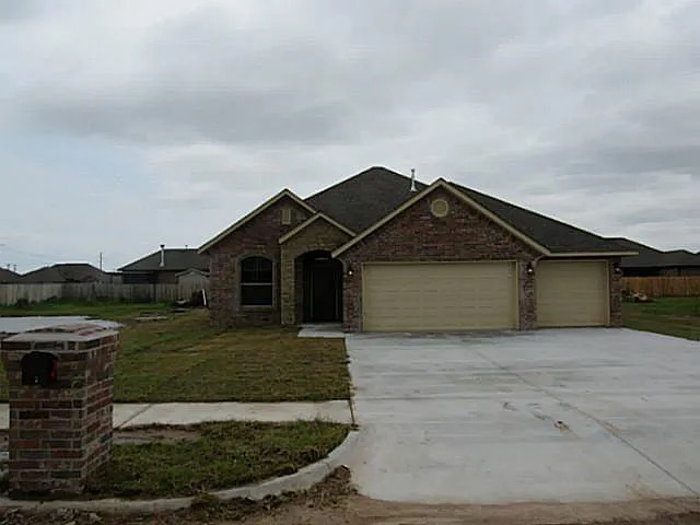 937 Sw 15th St - Photo 2 of 22