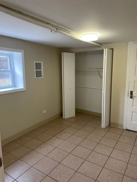 2537 N Austin Ave - Photo 4 of 6