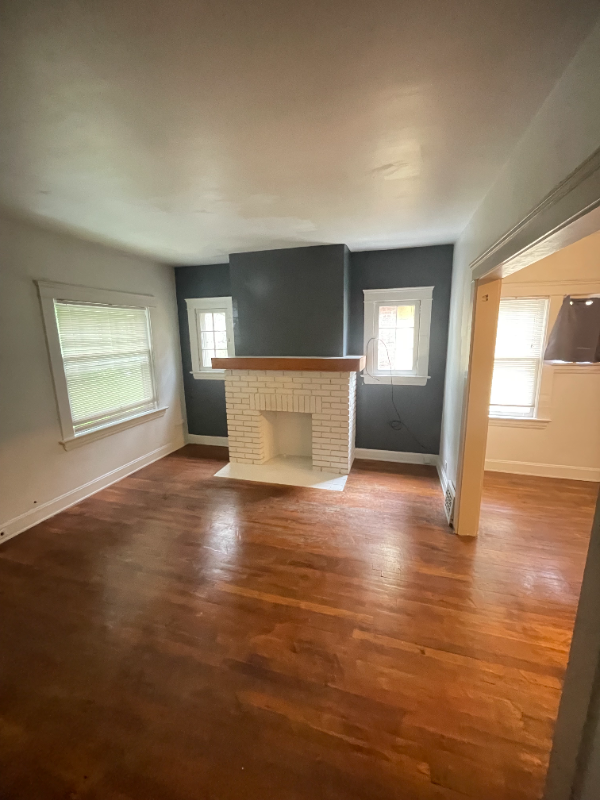 2296 Grandview Ave - Photo 2 of 13