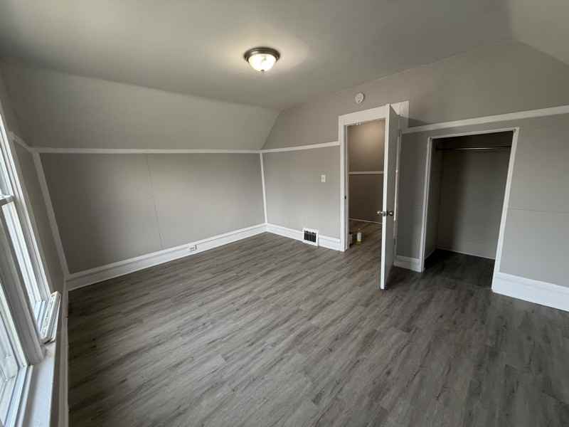 600 18th St - Photo 5 of 11