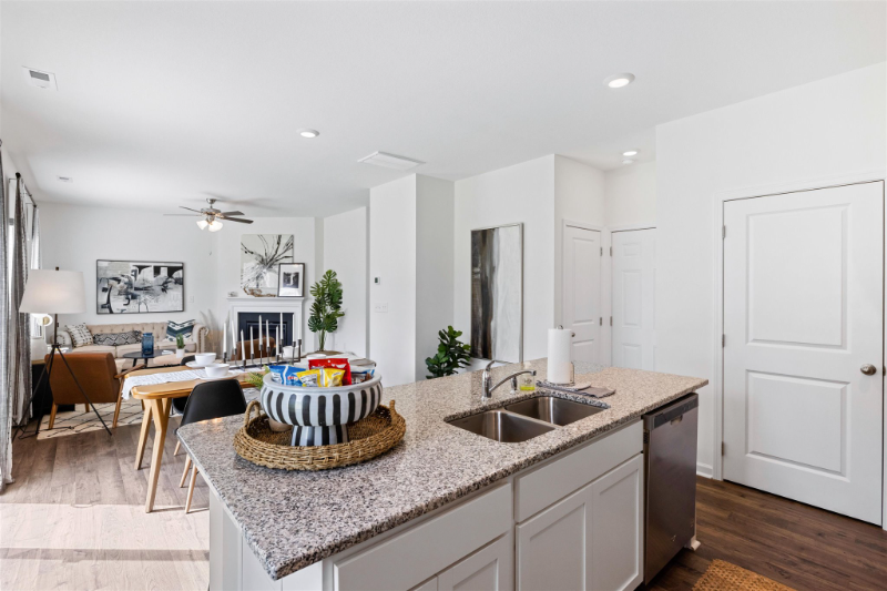 8633 Leeanna Brooke Ln - Photo 6 of 24