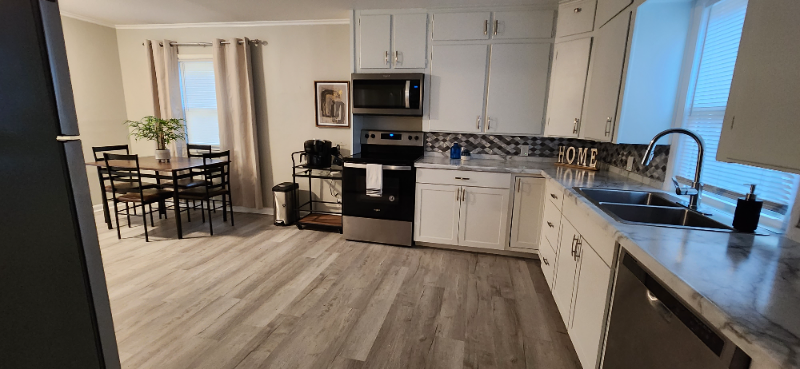 436 S Quebec Ave - Photo 5 of 12