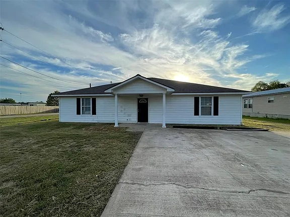20891 Pine Island Rd - Photo 2 of 14