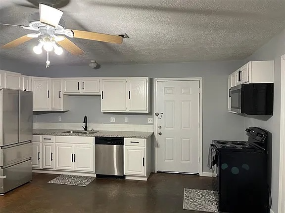 20891 Pine Island Rd - Photo 5 of 14
