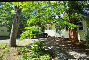 featured image of 3B Davie Cir