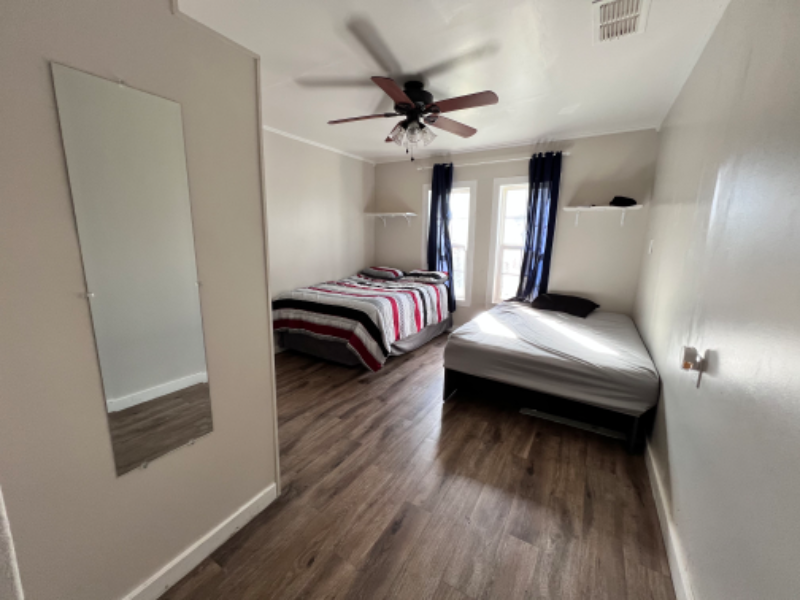 319 W Kenedy Ave - Photo 7 of 8