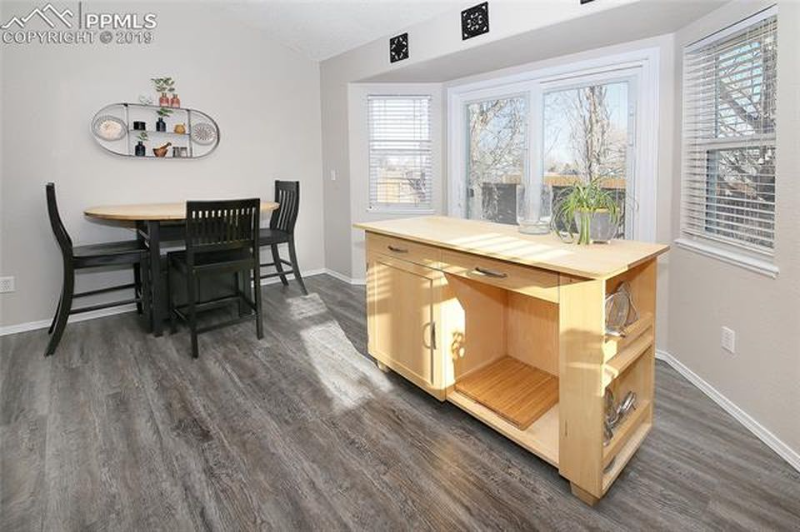 2220 Lisa Dr - Photo 3 of 17