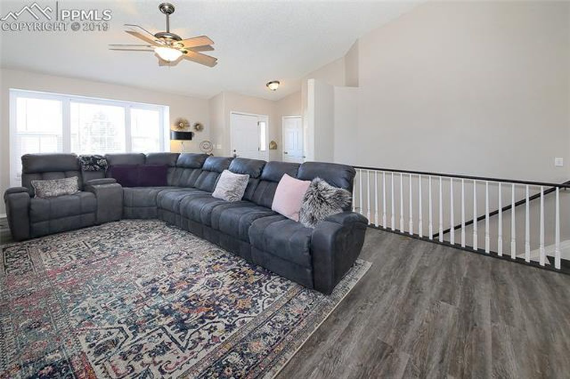 2220 Lisa Dr - Photo 6 of 17