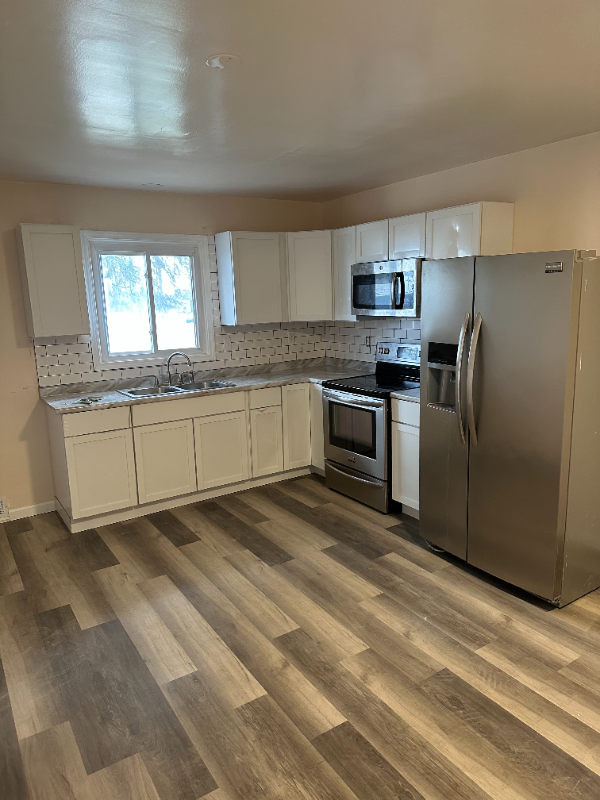 180 W Washington St - Photo 4 of 5