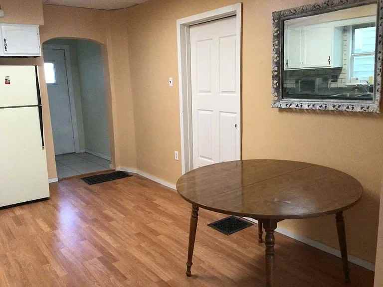 1252 Kenneth Ave #1 - Photo 2 of 9