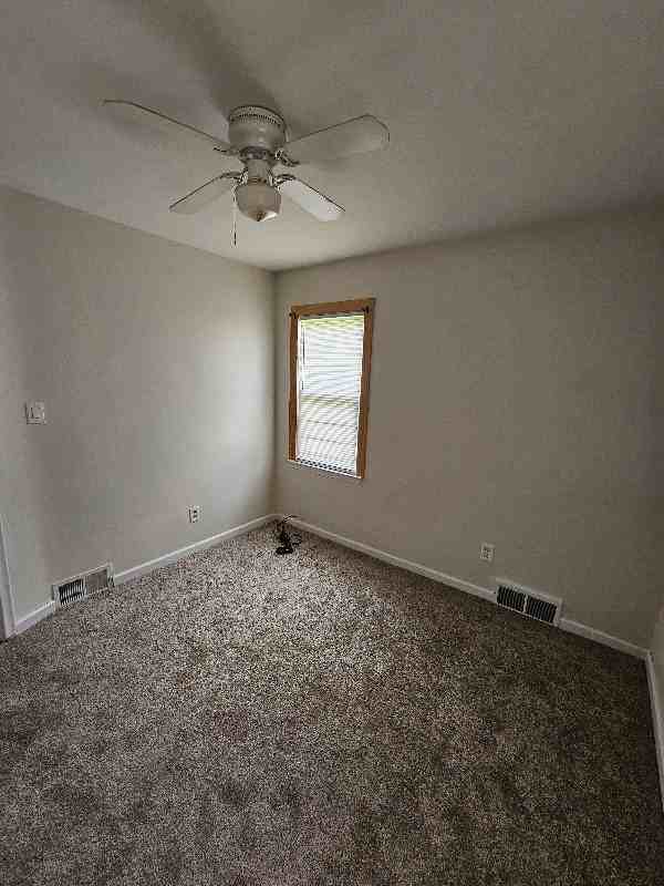 15712 Evergreen Rd - Photo 7 of 10