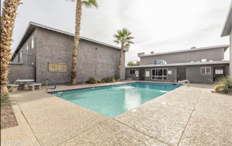 424 E Brown St #142 - Photo 3 of 13