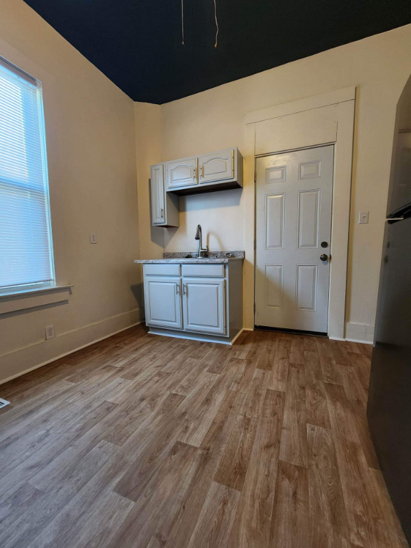 21 Rose Ave - Photo 6 of 10