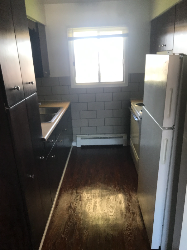 3060 Kathe Ln - Photo 3 of 8