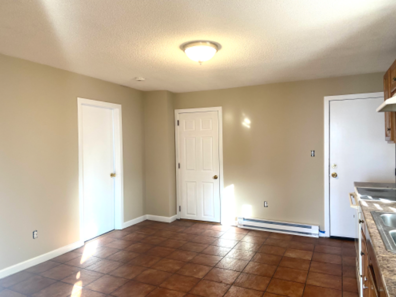 210 Pine St #1 - Photo 3 of 6