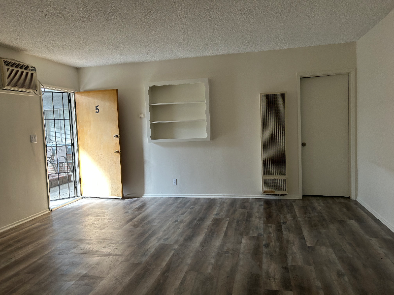 224 W Palm Ave #E5 - Photo 2 of 9