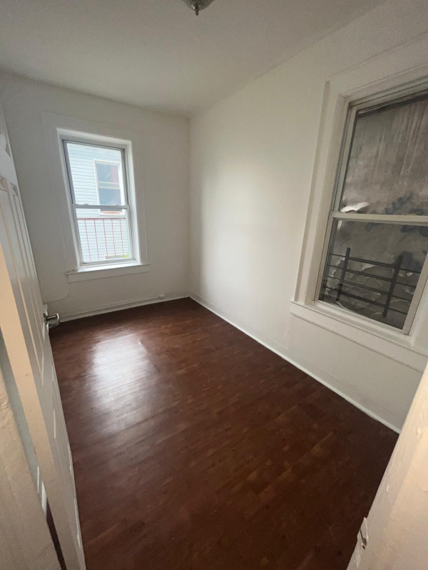 269 280 Verona Avenue #V4 - Photo 2 of 17