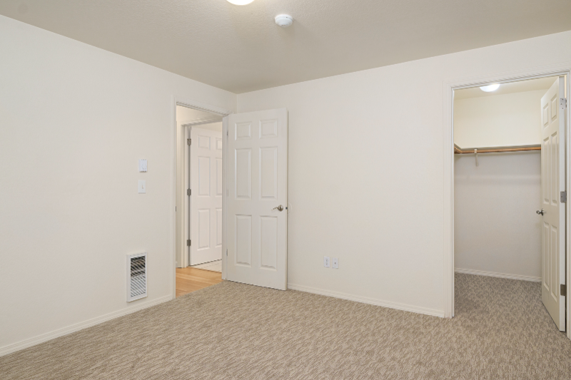 18209 96th Ave Ne - Photo 4 of 7