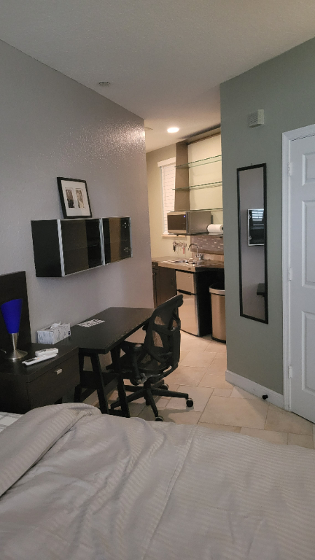1118 Ne 18th Ct - Photo 6 of 16