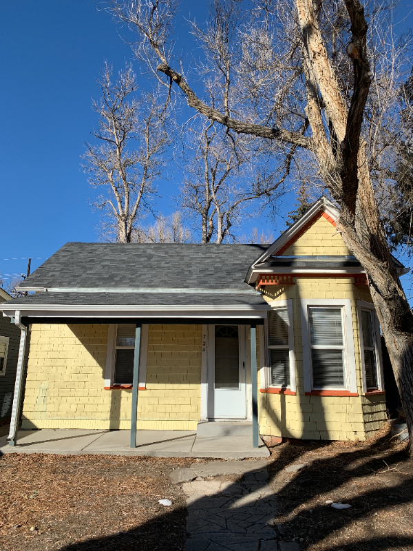 724 E High St