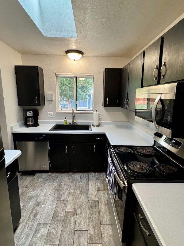 259 Quincy Ln Apt A - Photo 6 of 21