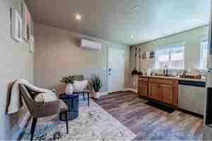 featured image of 2408 Quaker St