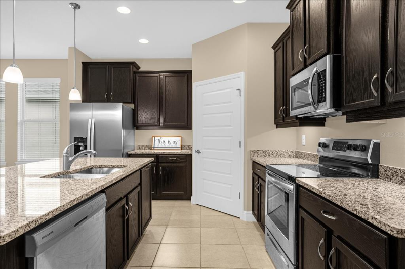 9537 Waterway Passage Dr - Photo 3 of 31