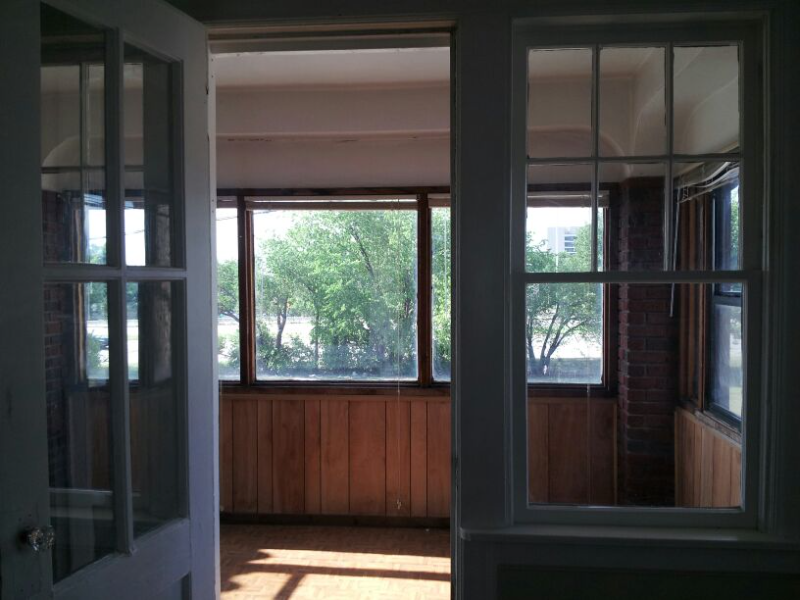 1610 E 14th St - Photo 7 of 11