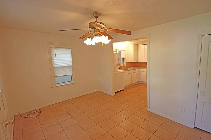 113 S Chicago St #1 - Photo 2 of 8