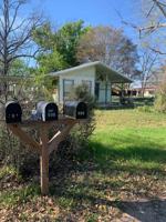 featured image of 600 Lakeshore Dr #B