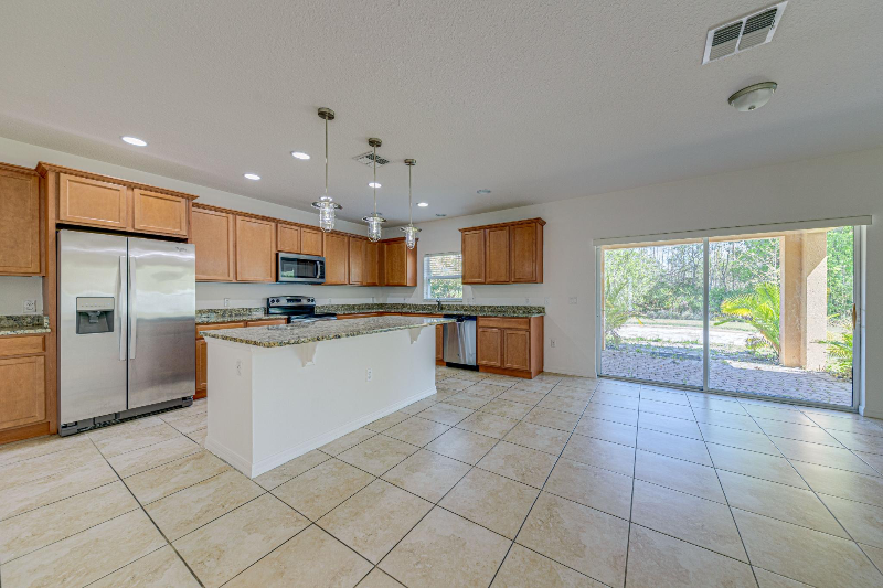 2251 Waukegan Dr - Photo 6 of 31