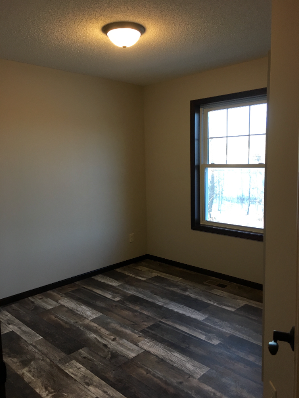 1913 6th Ln Se - Photo 5 of 16