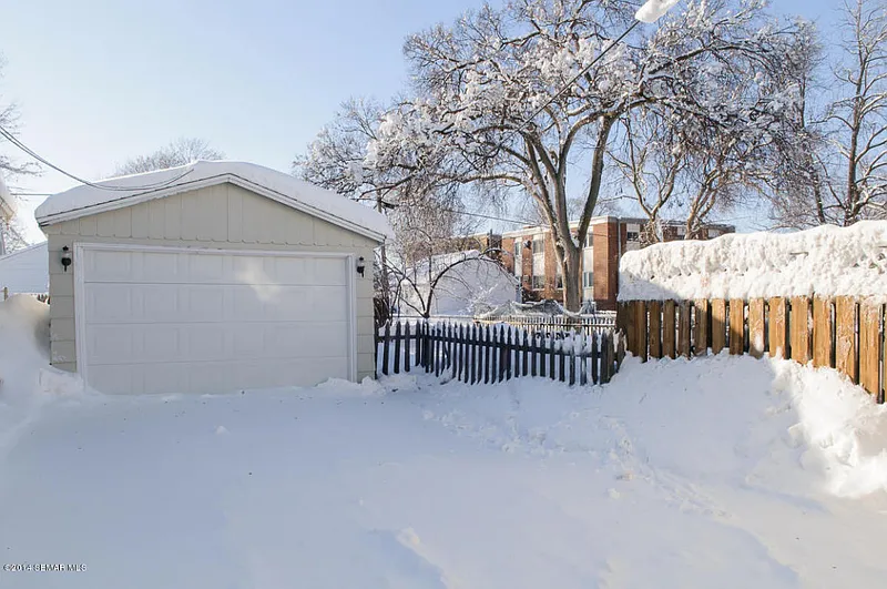 301 15th Ave Sw - Photo 3 of 23