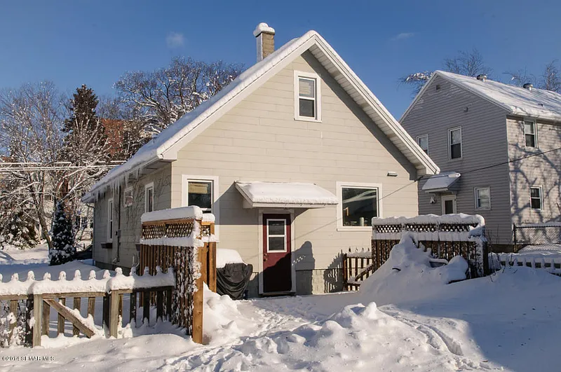 301 15th Ave Sw - Photo 5 of 23