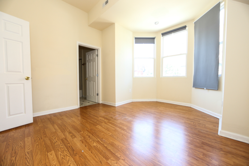 1447 N 17th St #B - Photo 4 of 10