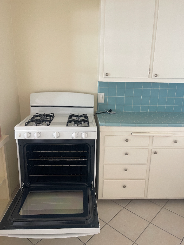 14207 Sylvan St - Photo 3 of 20